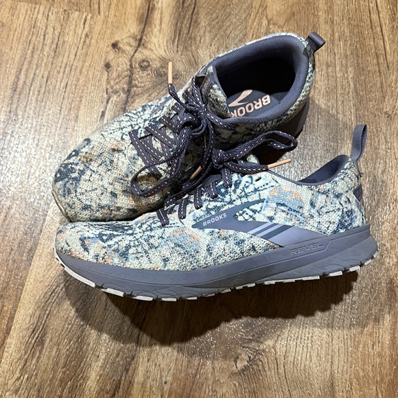 Purple Brooks REVEL size 7.5 - Picture 2 of 4